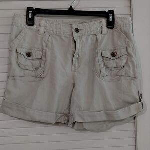 Women's Vintage Cargo Shorts.